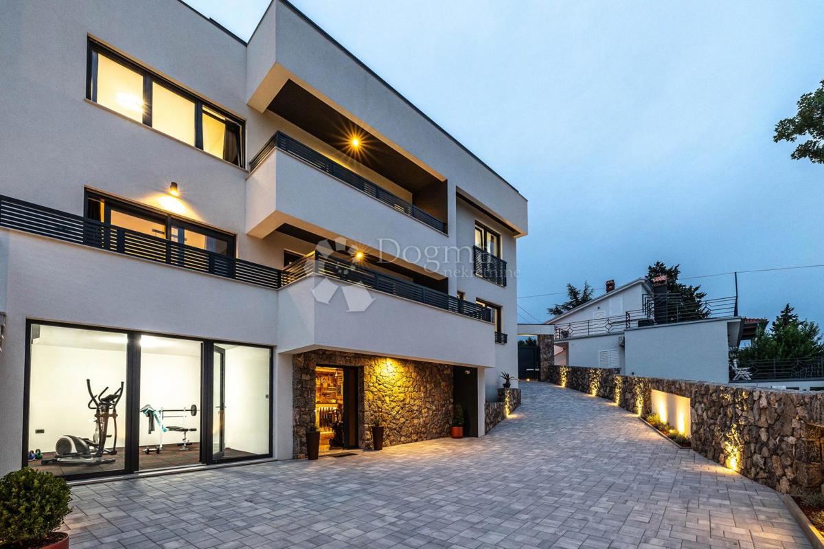 Hiša Novi Vinodolski, 300m2