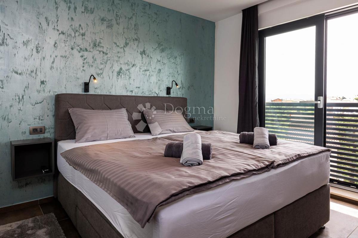 Hiša Novi Vinodolski, 300m2