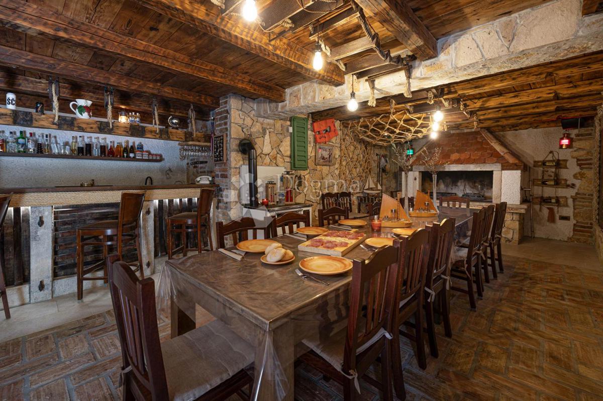 Hiša Novi Vinodolski, 300m2