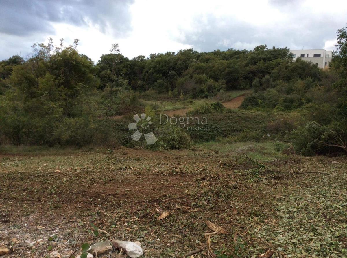 GRADBENO ZEMLJIŠČE KRNICA 780M2