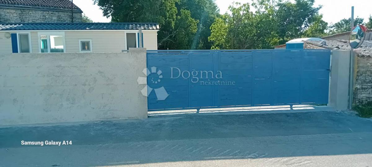 Zazidljivo zemljišče Svetvinčenat, 454m2