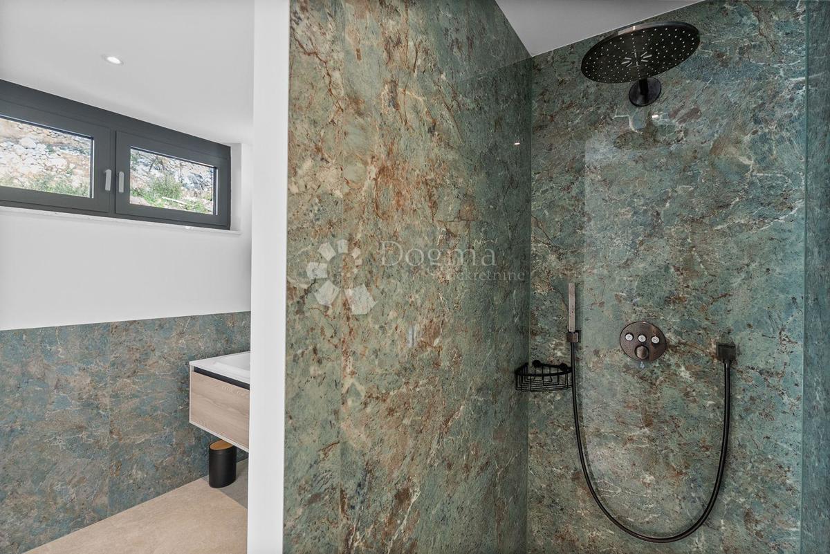 Hiša Jesenice, Dugi Rat, 355m2