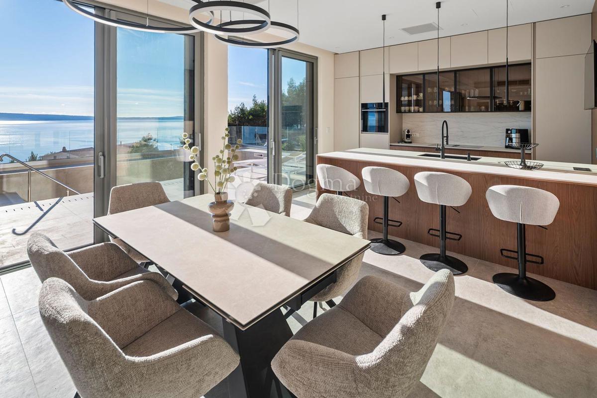 Hiša Jesenice, Dugi Rat, 355m2