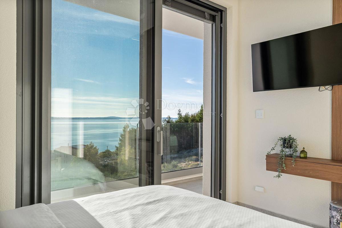 Hiša Jesenice, Dugi Rat, 355m2