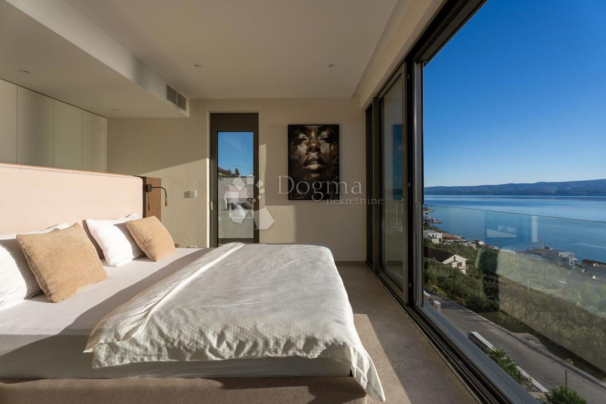 Hiša Jesenice, Dugi Rat, 355m2