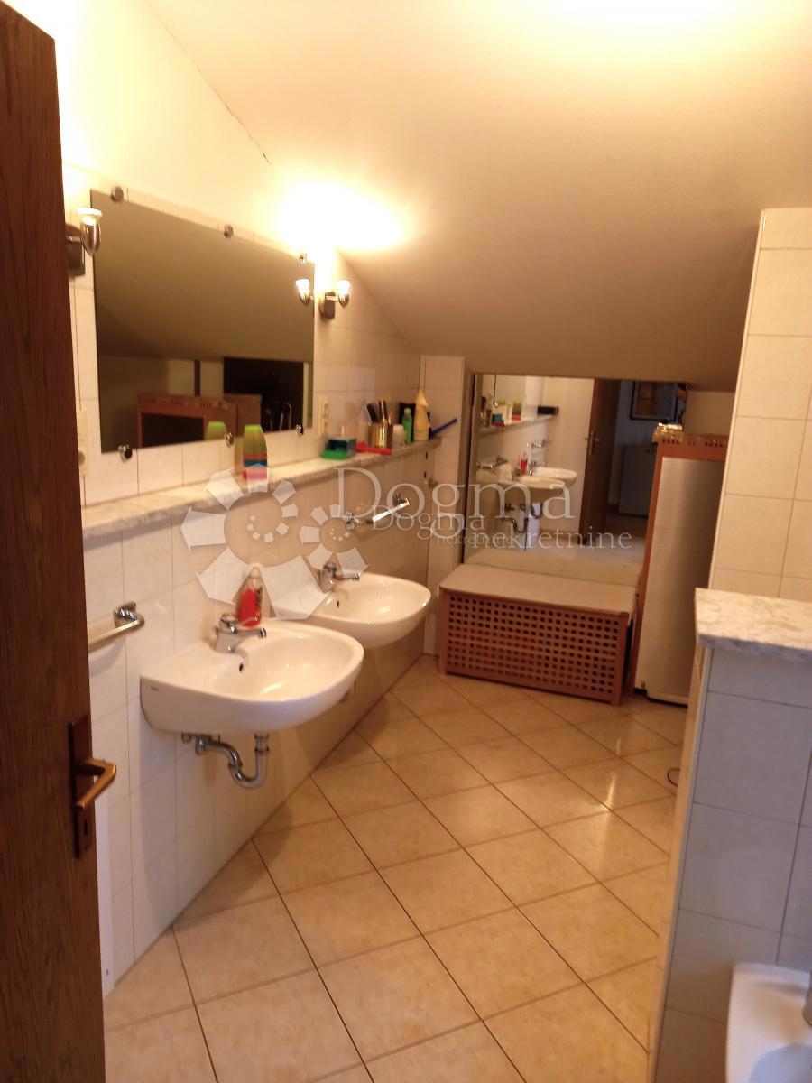 Istra-Umag, apartma s teraso in pogledom na morje