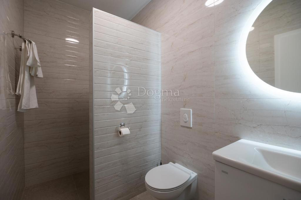 Hiša Sukošan, 160m2