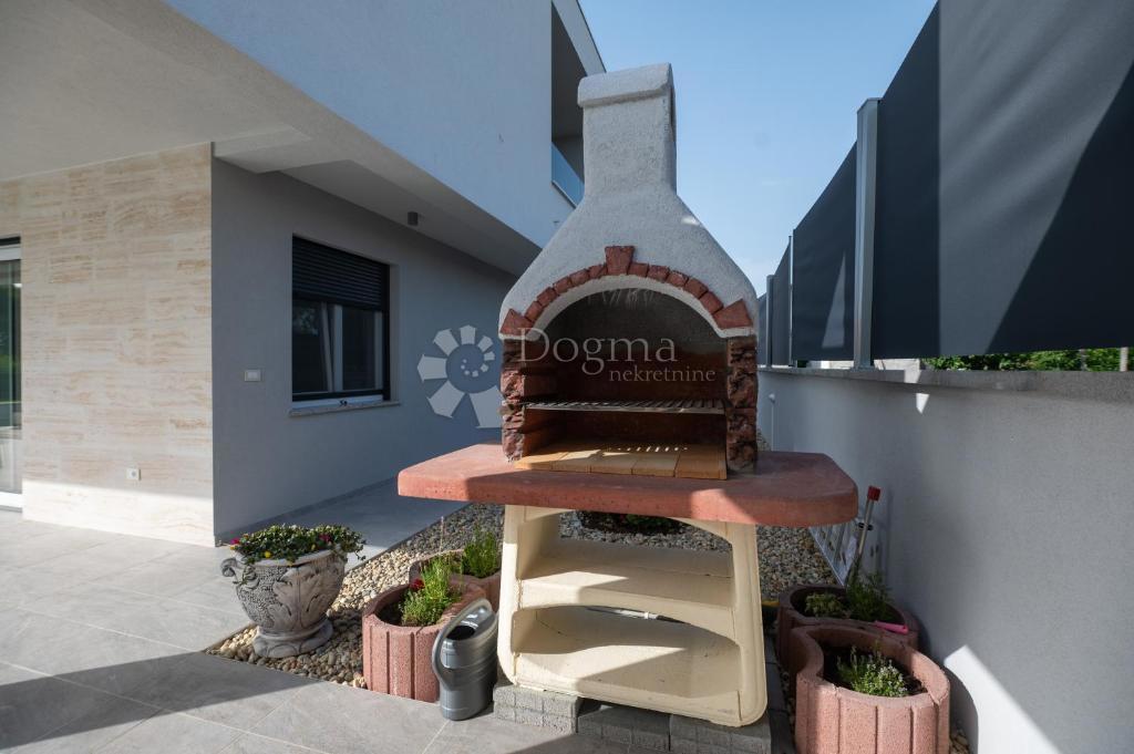 Hiša Sukošan, 160m2