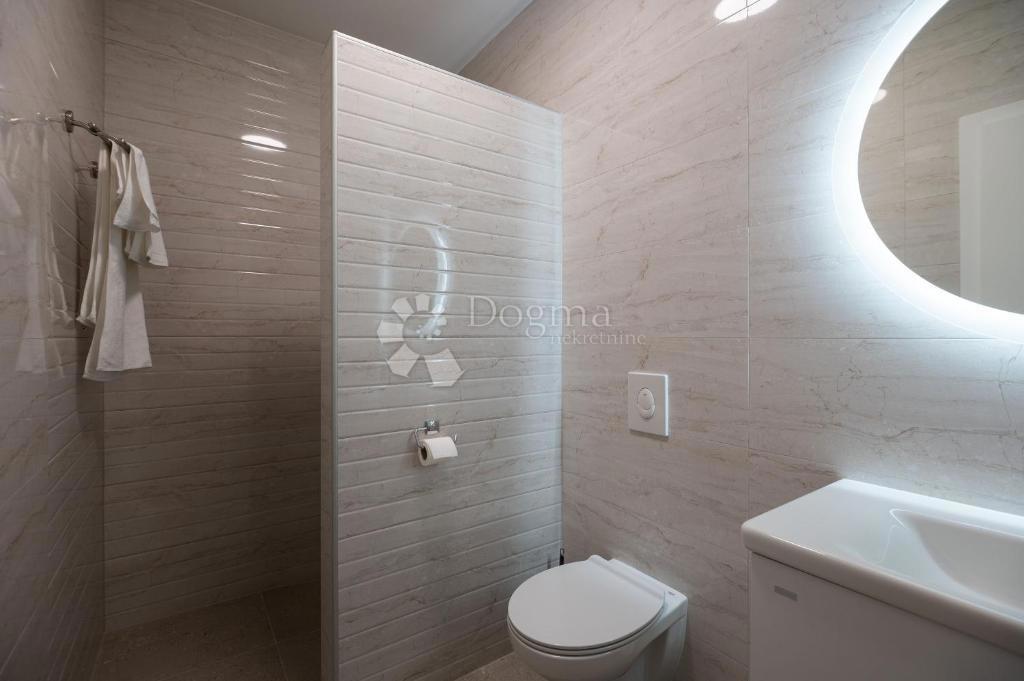 Hiša Sukošan, 160m2