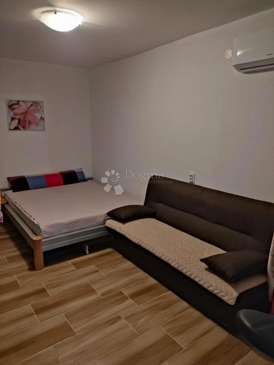 Stanovanje Duće, Dugi Rat, 80m2