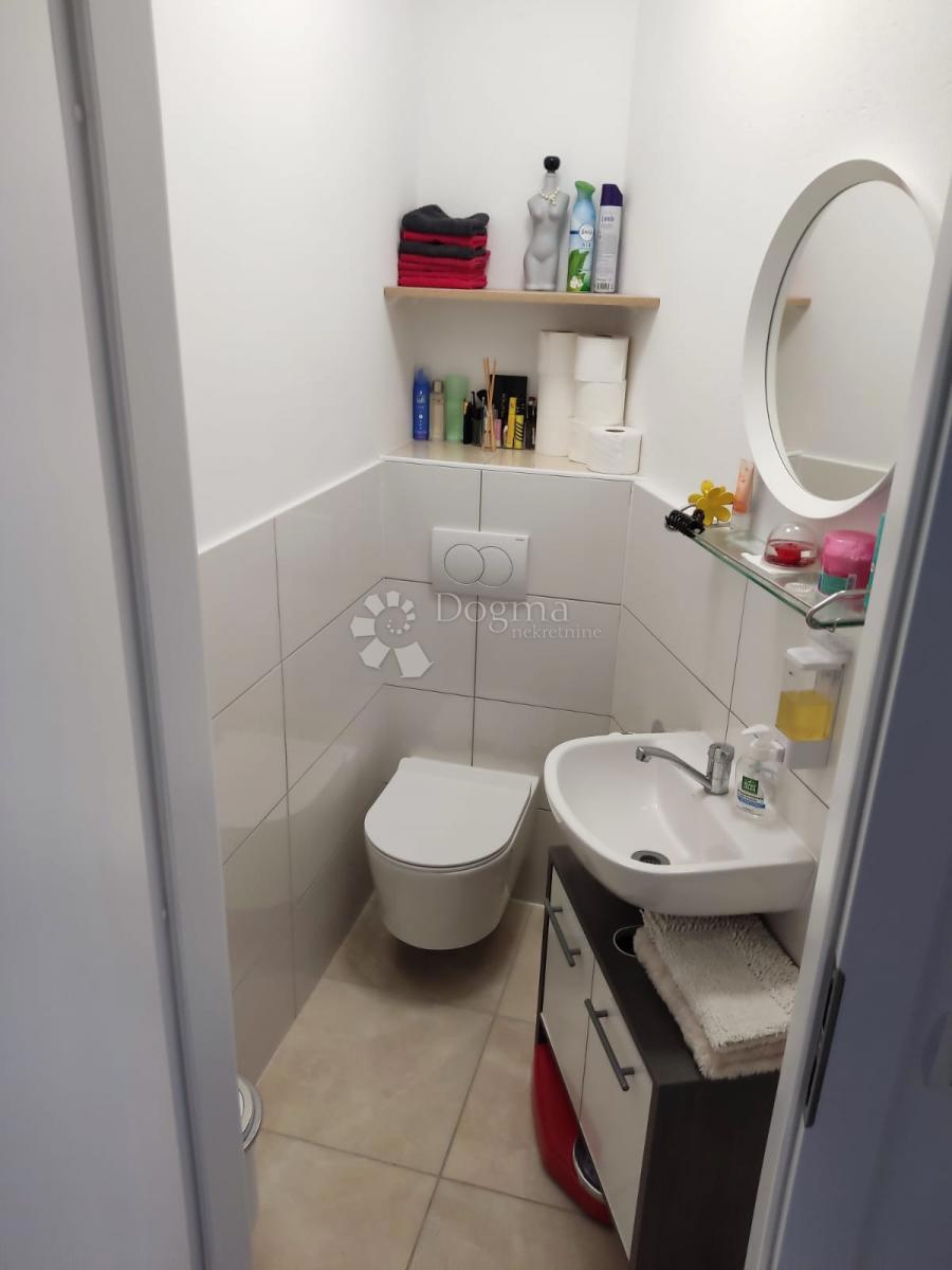 Stanovanje Duće, Dugi Rat, 80m2