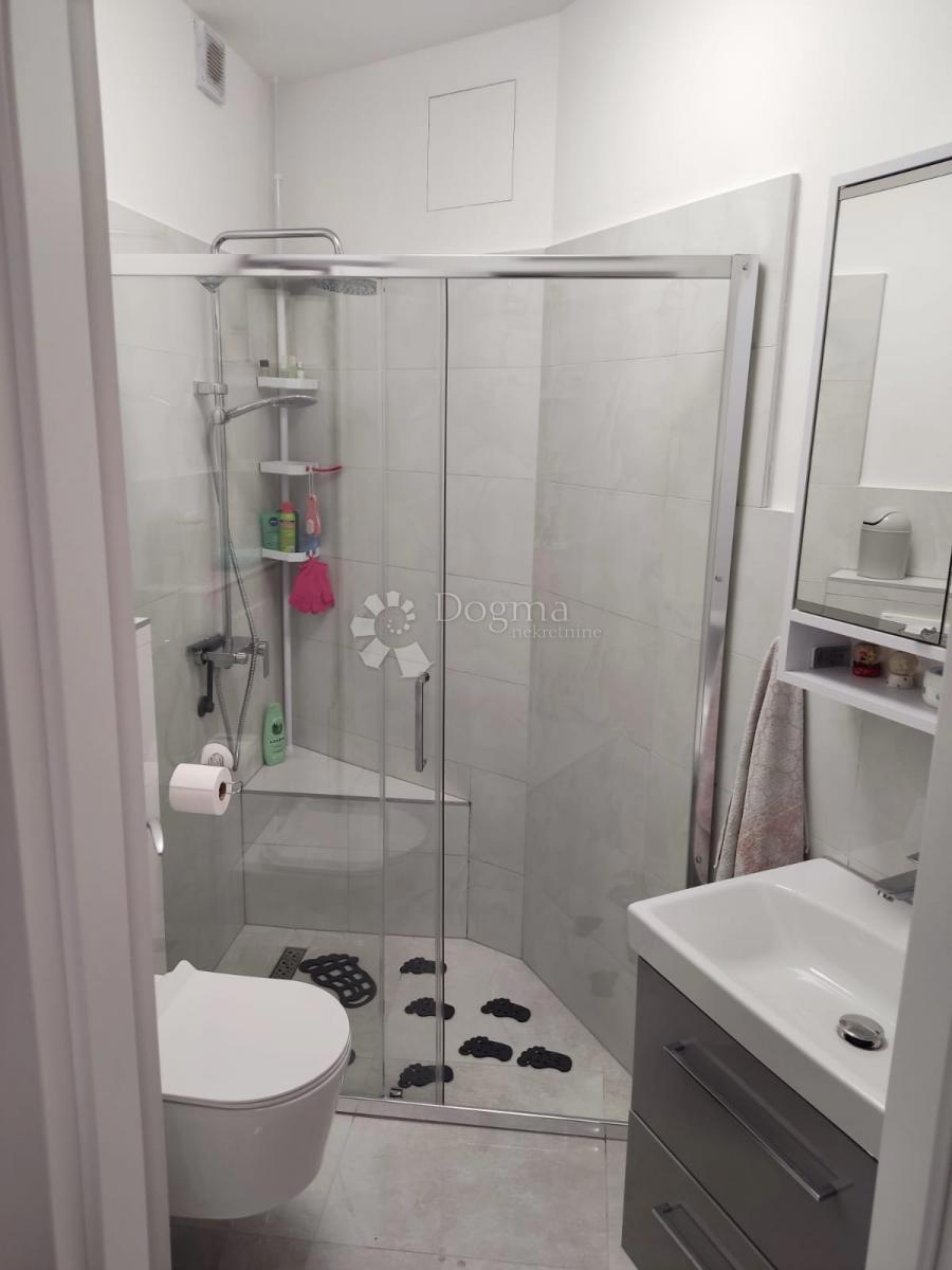 Stanovanje Duće, Dugi Rat, 80m2