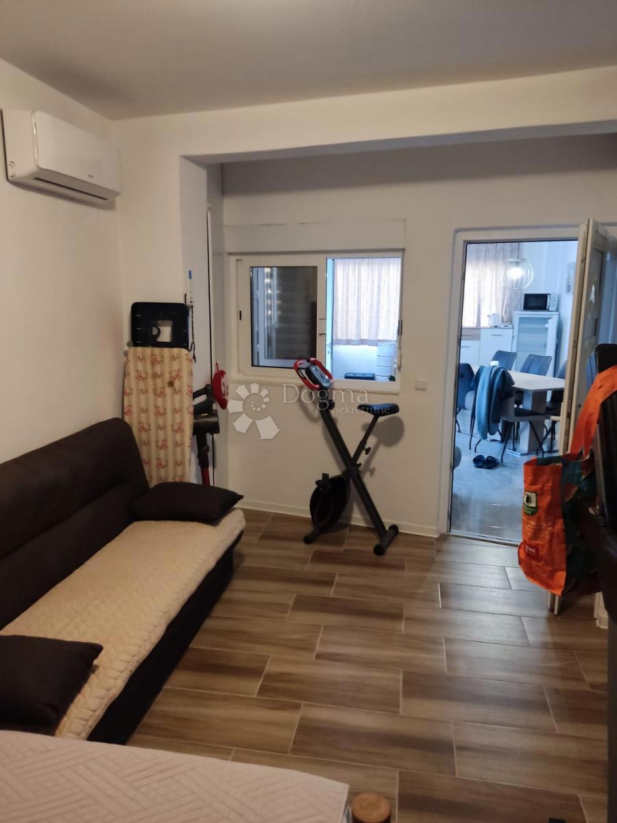 Stanovanje Duće, Dugi Rat, 80m2