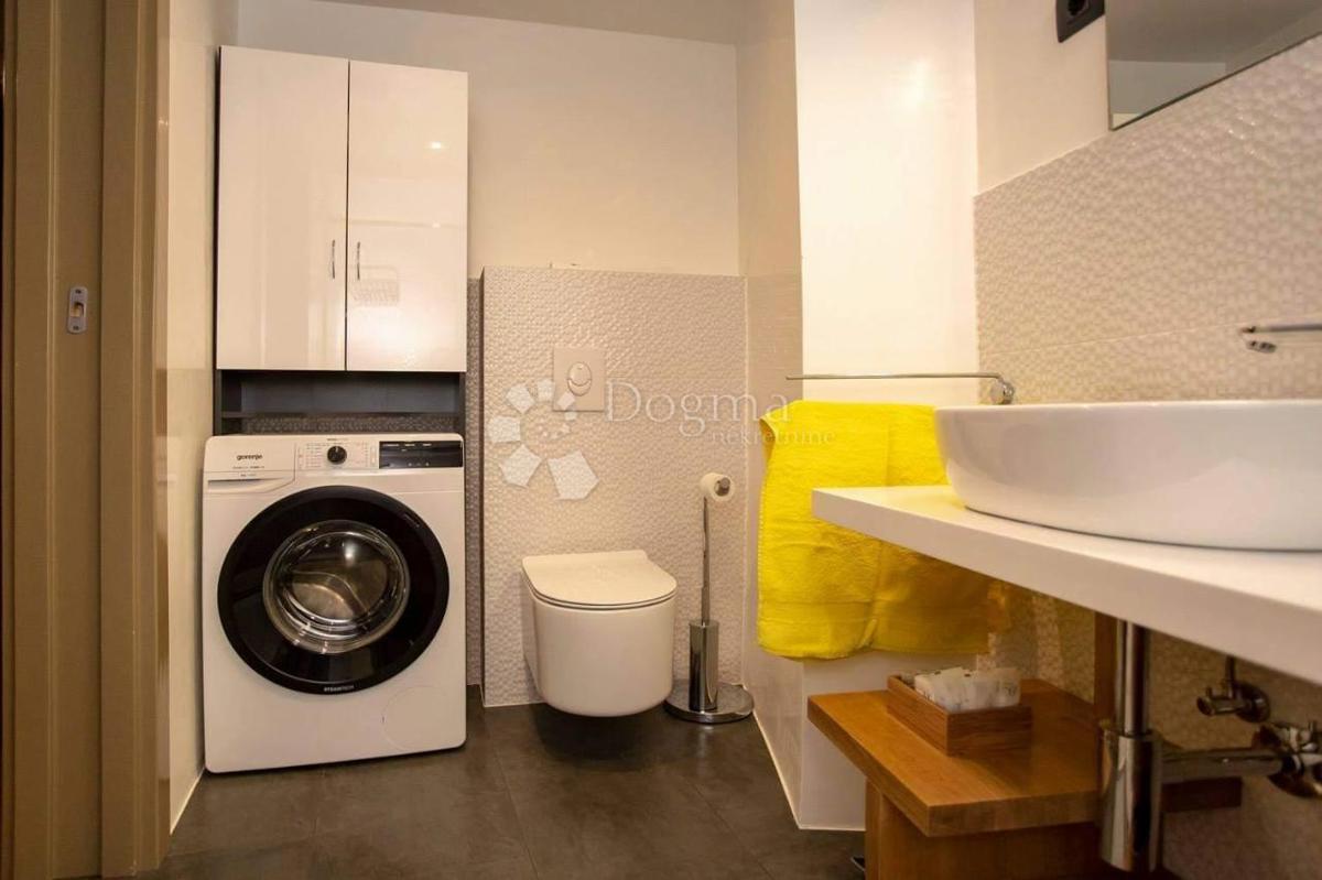 2 SOBNO MODERNO STANOVANJE V STAREM JEDRU ROVINJA