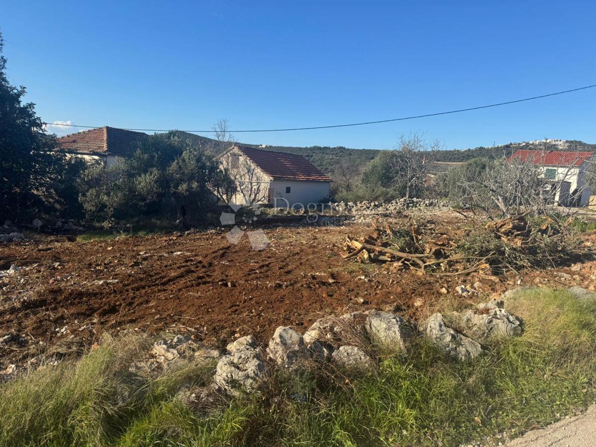 Zazidljivo zemljišče Vinišće, Marina, 648m2