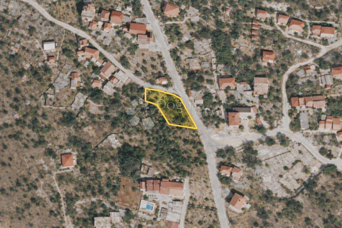 Zazidljivo zemljišče Vinišće, Marina, 648m2