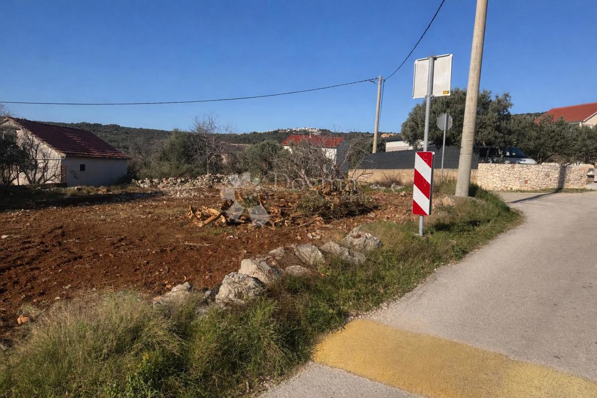 Zazidljivo zemljišče Vinišće, Marina, 648m2