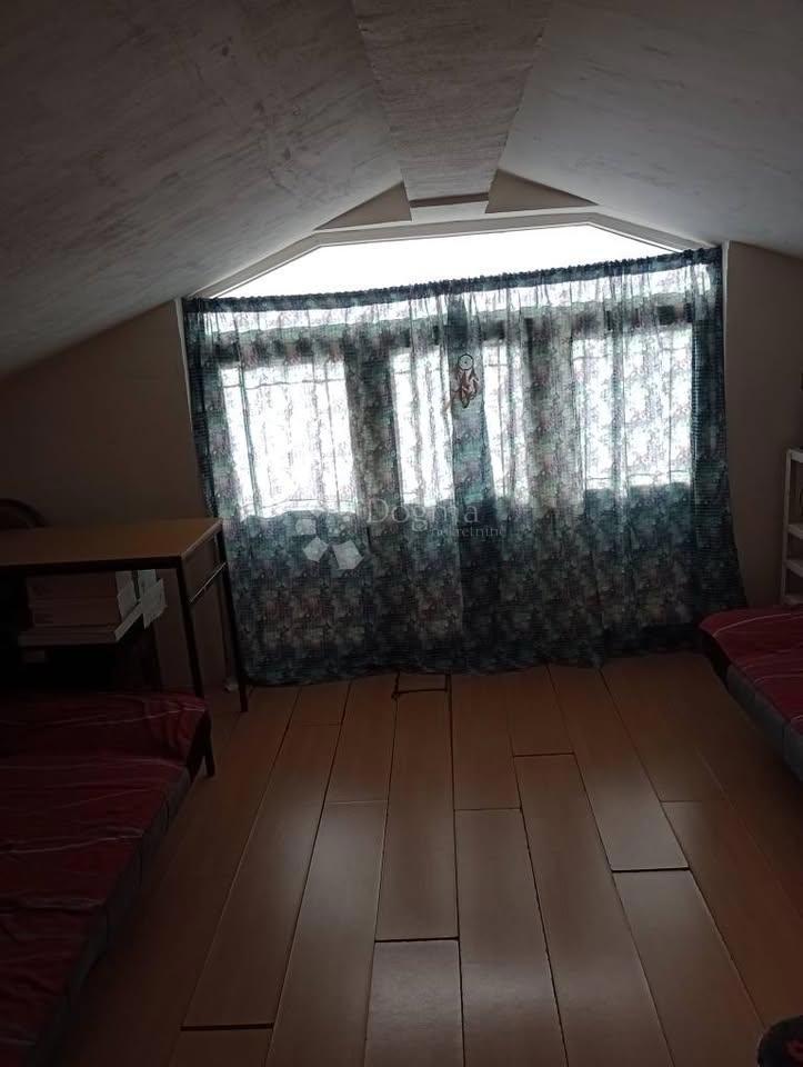 Hiša Veli vrh, Pula, 90m2