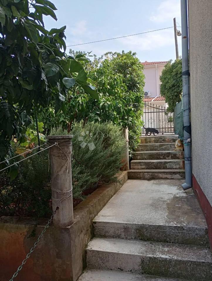 Hiša Veli vrh, Pula, 90m2