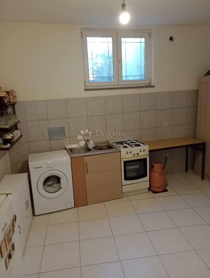 Hiša Veli vrh, Pula, 90m2