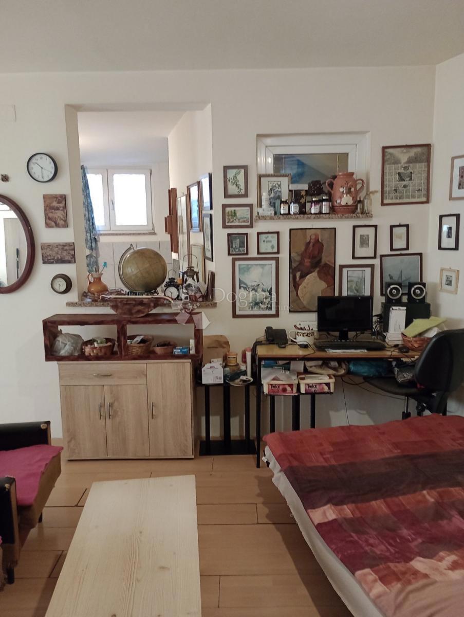 Hiša Veli vrh, Pula, 90m2