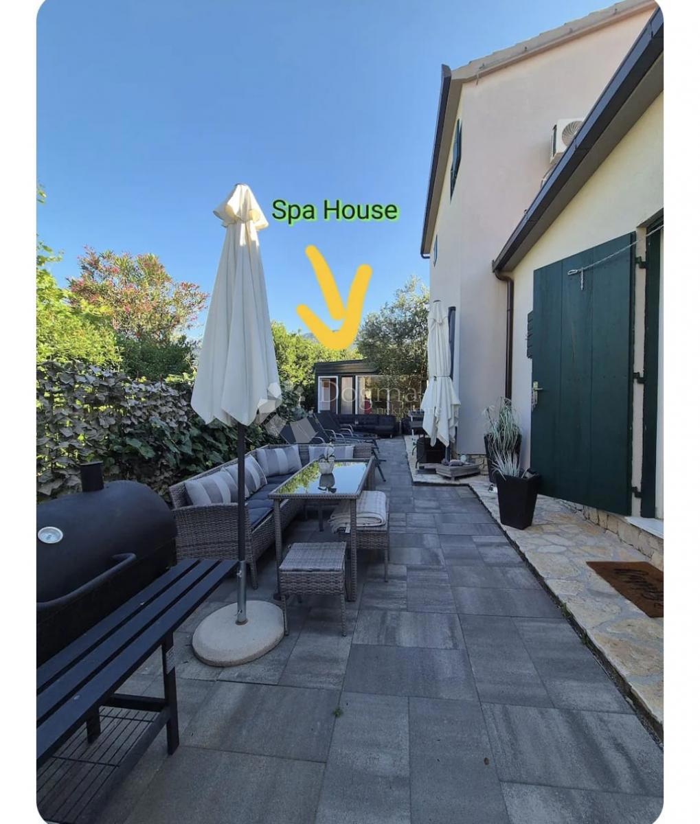 Hiša Kaštel Lukšić, Kaštela, 68m2