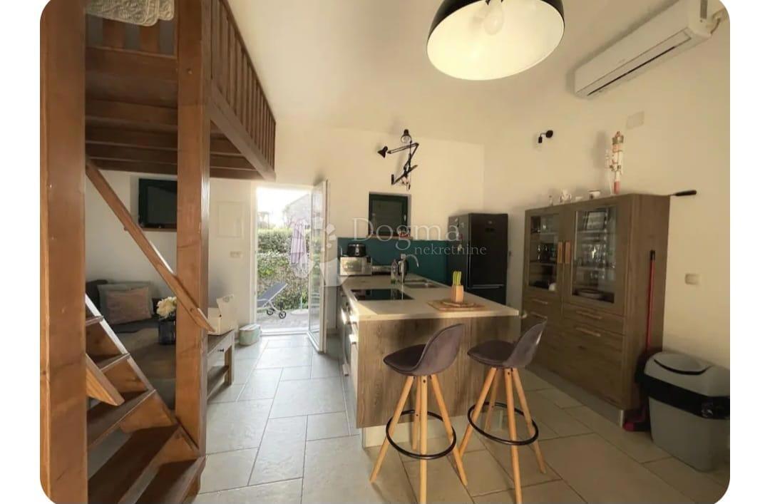 Hiša Kaštel Lukšić, Kaštela, 68m2