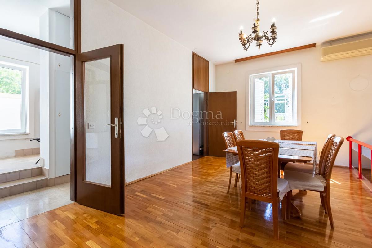 Hiša Njivice, Omišalj, 300m2