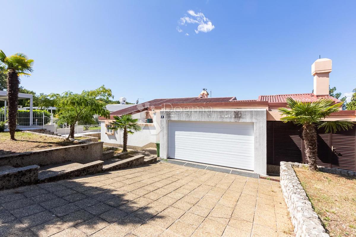 Hiša Njivice, Omišalj, 300m2