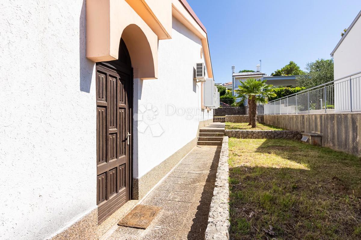 Hiša Njivice, Omišalj, 300m2