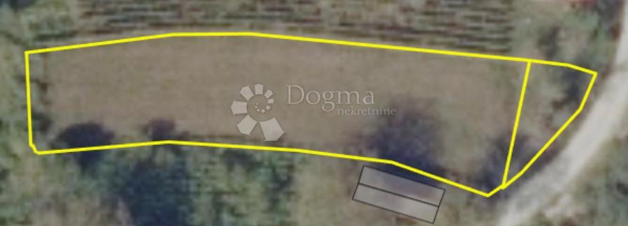 Zazidljivo zemljišče Križevci, 1.080m2