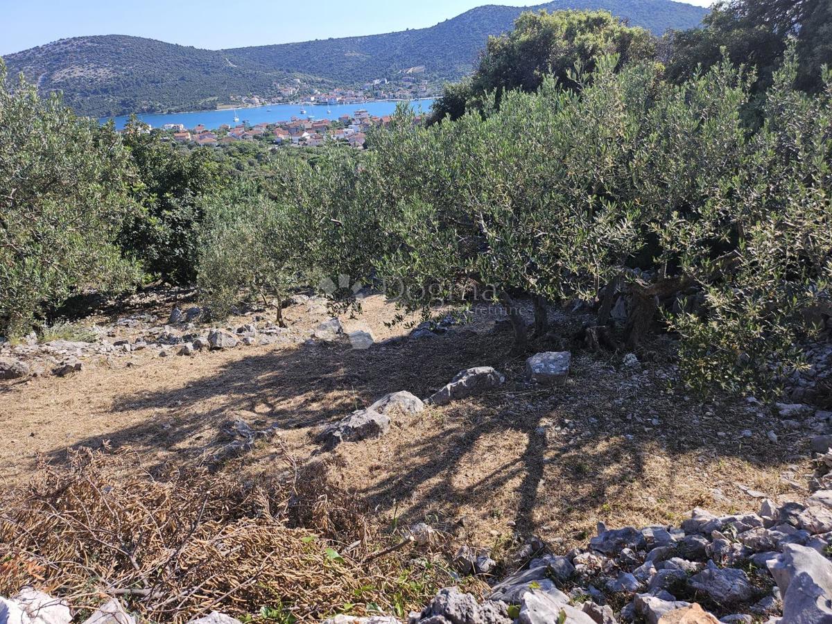 Zazidljivo zemljišče Vinišće, Marina, 1.465m2