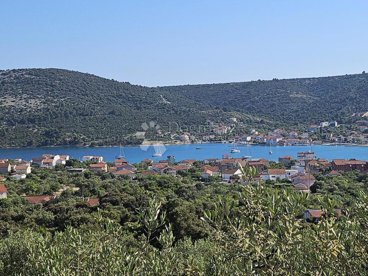 Zazidljivo zemljišče Vinišće, Marina, 1.465m2