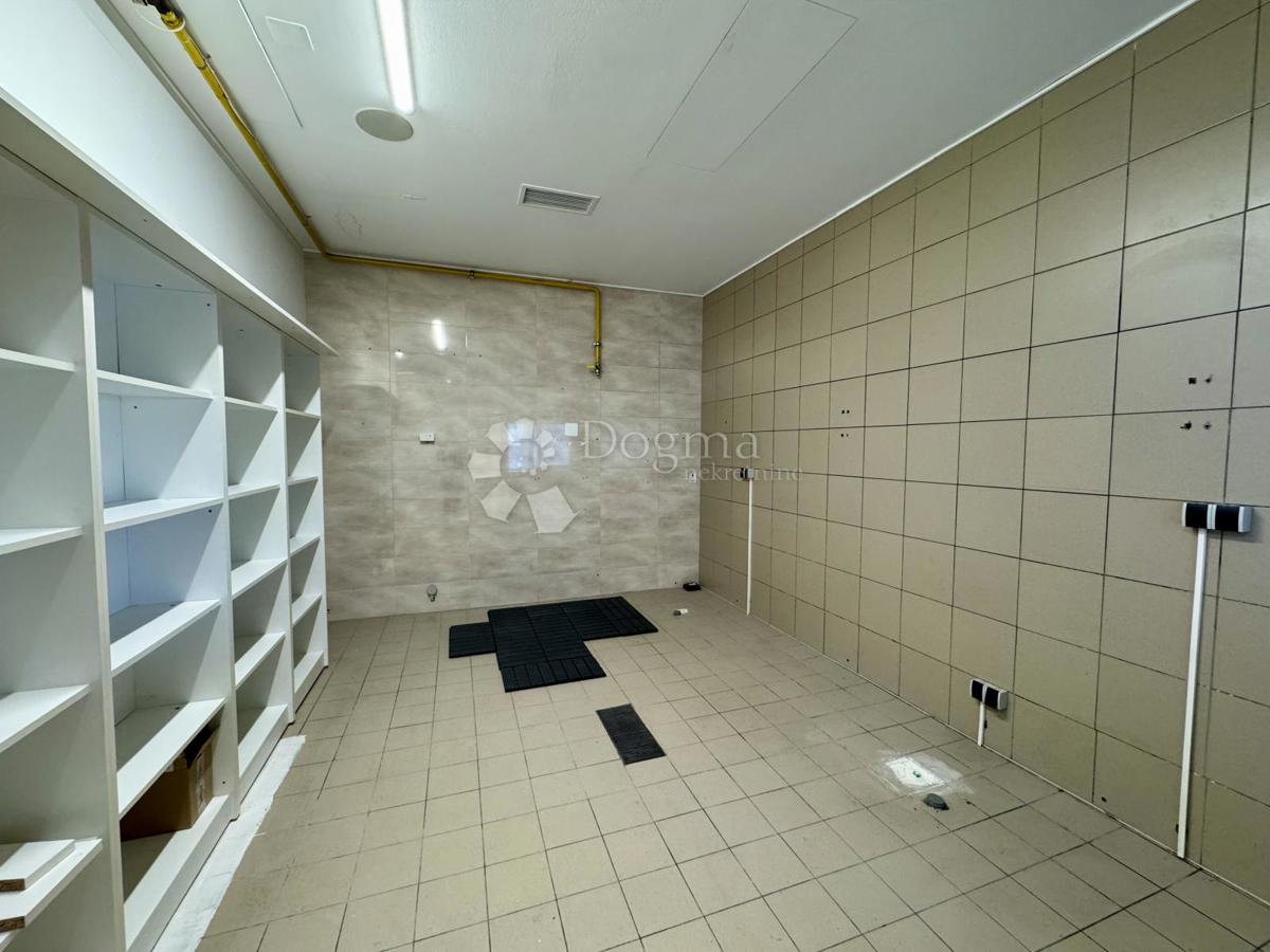 Poslovni prostor Krk, 244m2