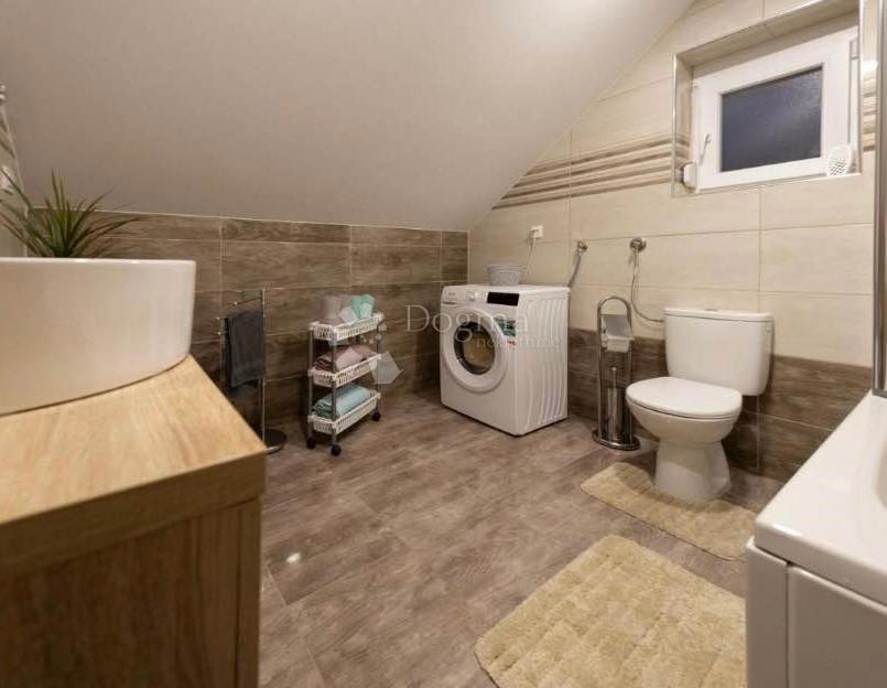 Hiša Otočac, 120m2