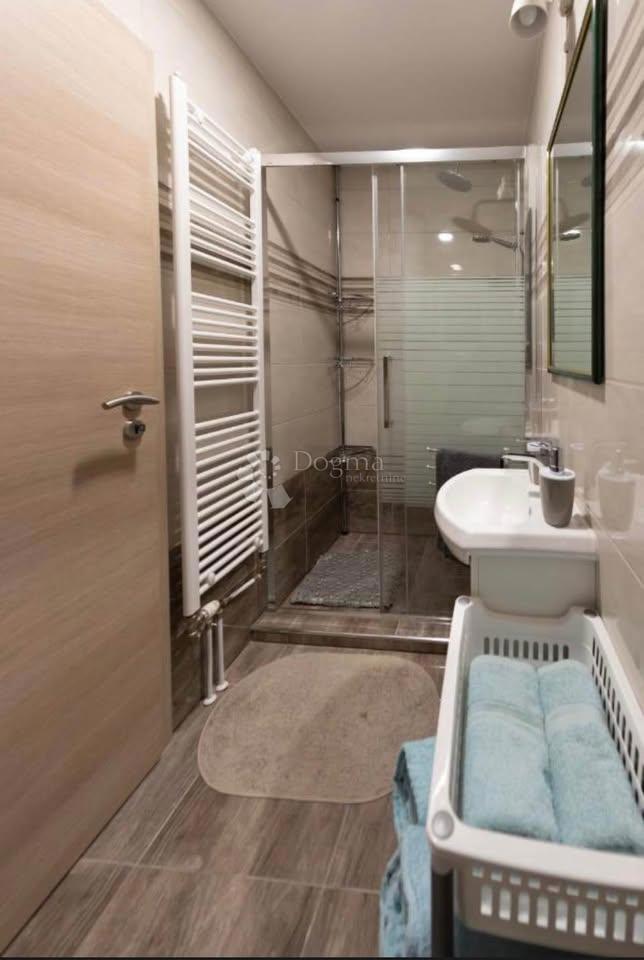 Hiša Otočac, 120m2