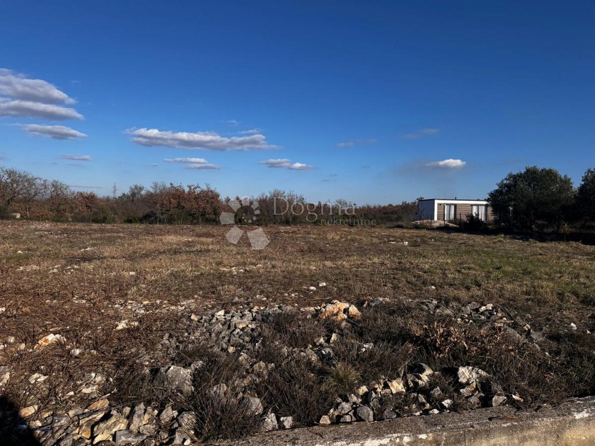 Zazidljivo zemljišče Debeljak, Sukošan, 1.070m2