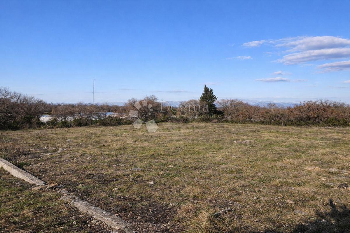 Zazidljivo zemljišče Debeljak, Sukošan, 1.070m2