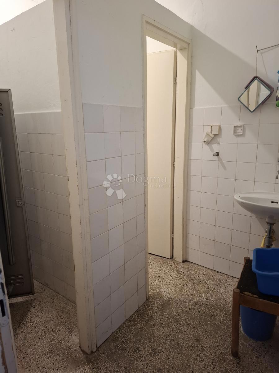 Poslovni prostor Centar, Gospić, 120m2