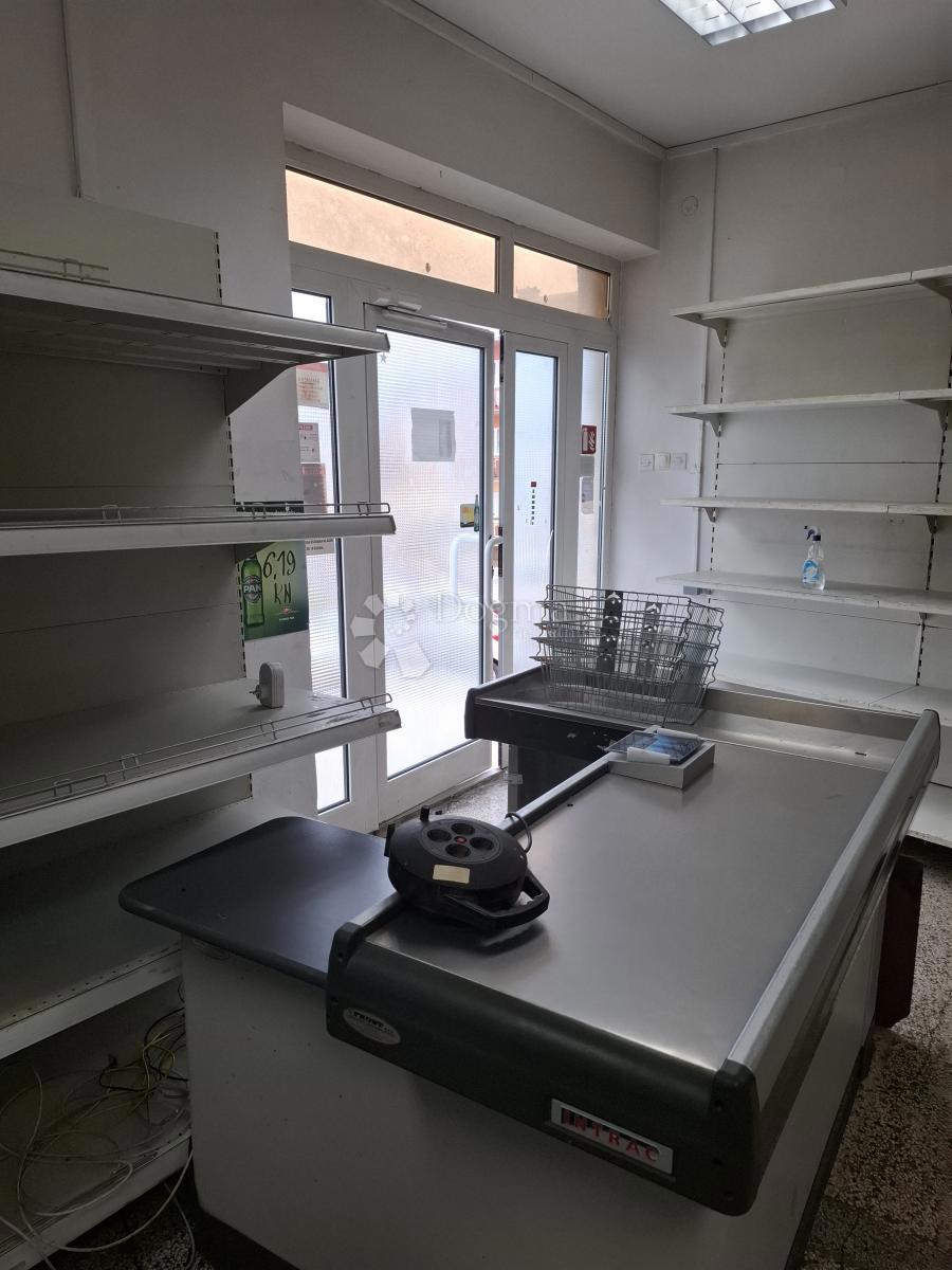 Poslovni prostor Centar, Gospić, 120m2