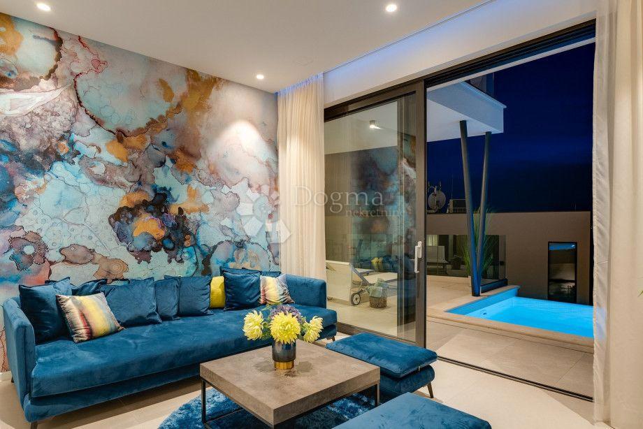 Hiša Jesenice, Dugi Rat, 254m2