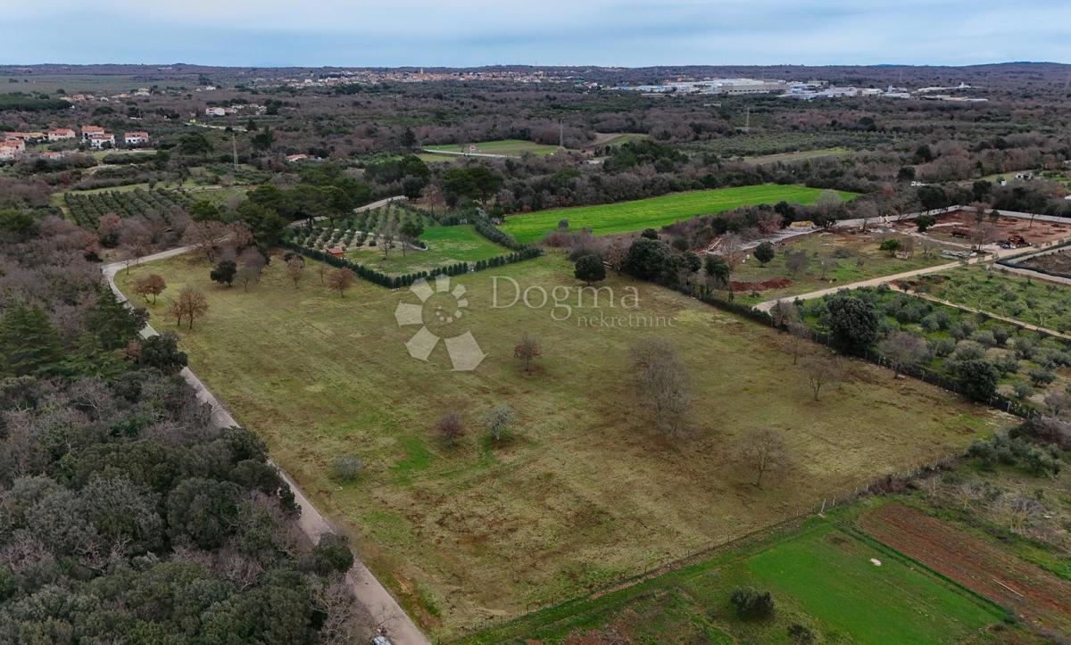 Zazidljivo zemljišče Galižana, Vodnjan, 20.512m2