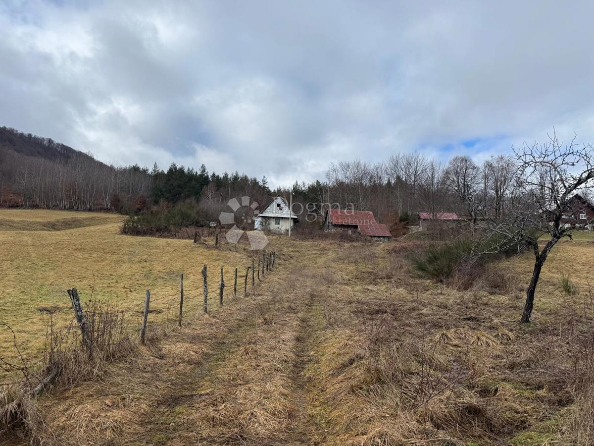 Hiša Donje Pazarište, Gospić - Okolica, 100m2