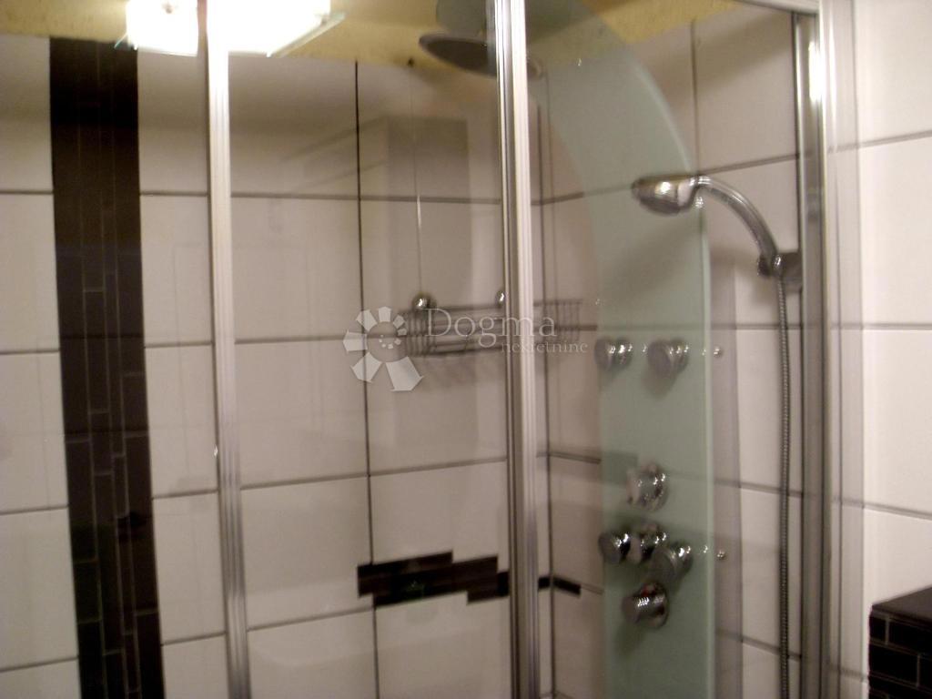 Hiša Novi Vinodolski, 262m2