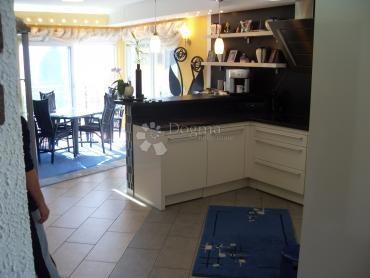 Hiša Novi Vinodolski, 262m2