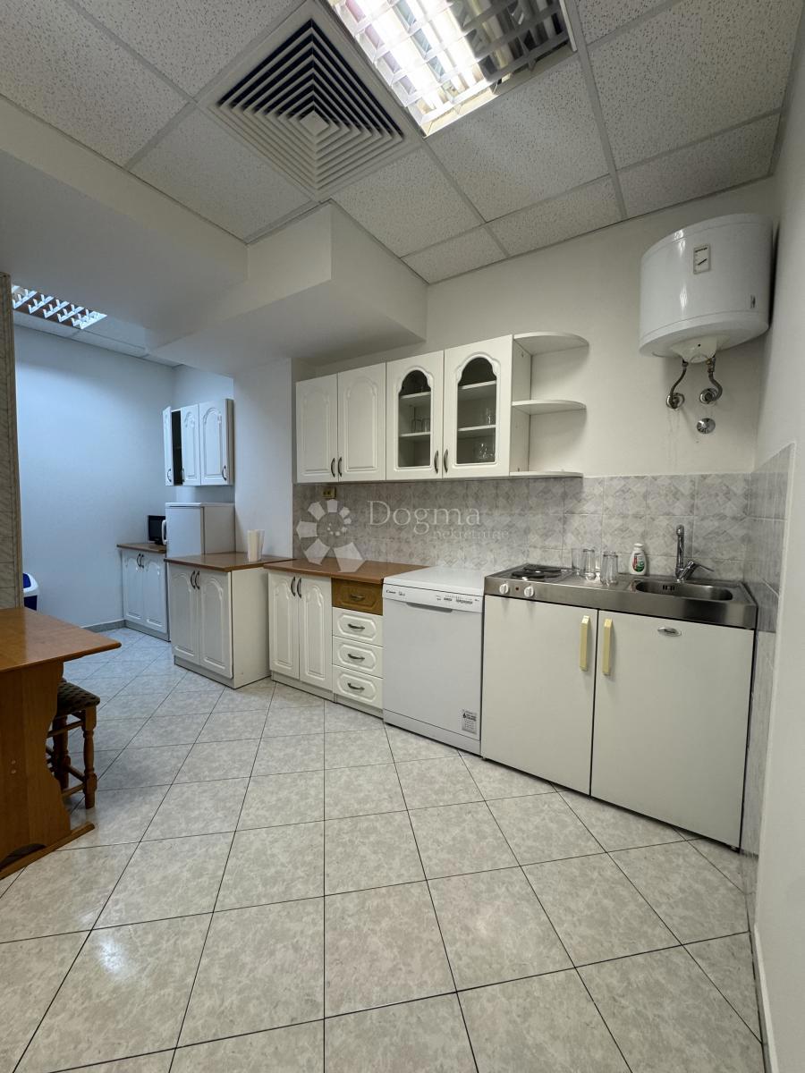 Poslovni prostor Škurinje, Rijeka, 325m2