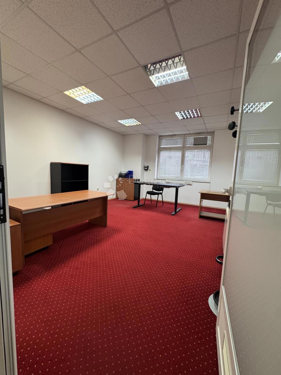 Poslovni prostor Škurinje, Rijeka, 325m2