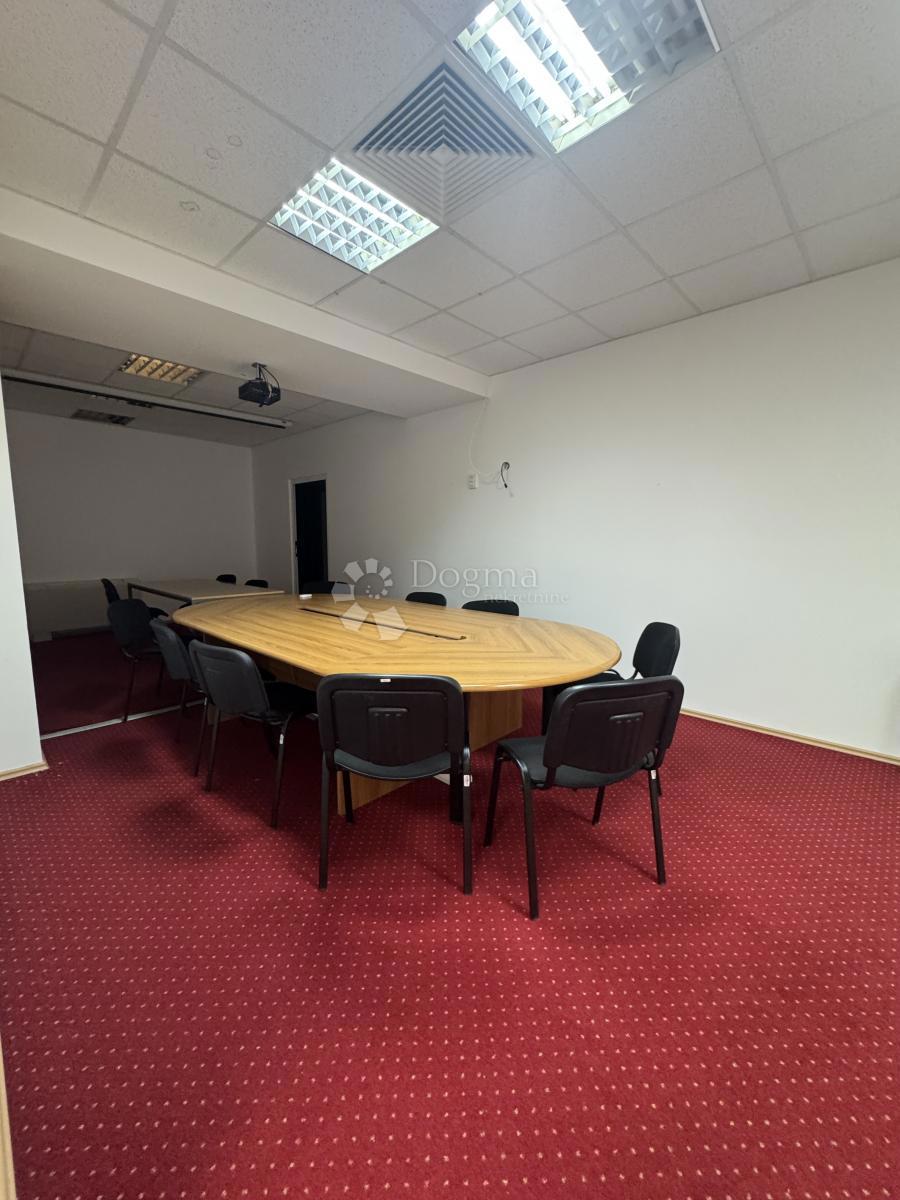 Poslovni prostor Škurinje, Rijeka, 325m2