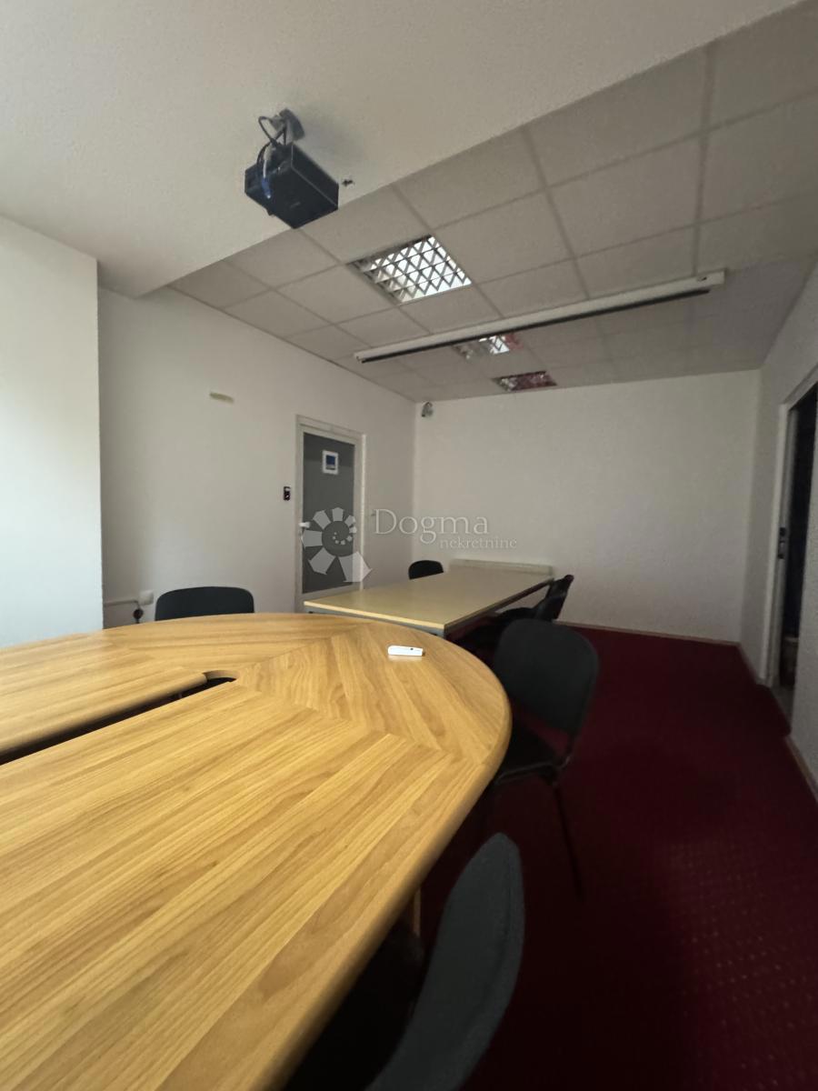 Poslovni prostor Škurinje, Rijeka, 325m2