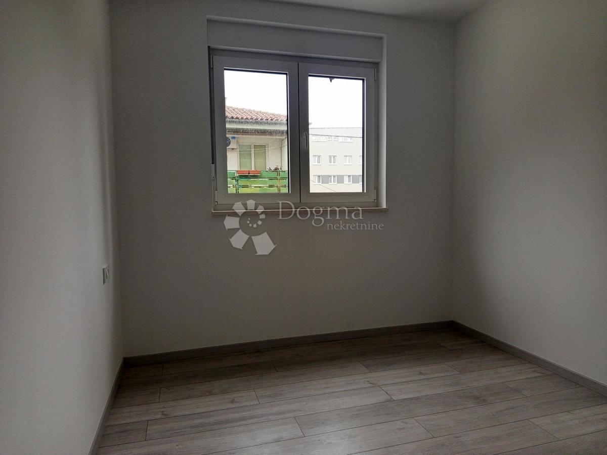 Stanovanje Centar, Pula, 54m2